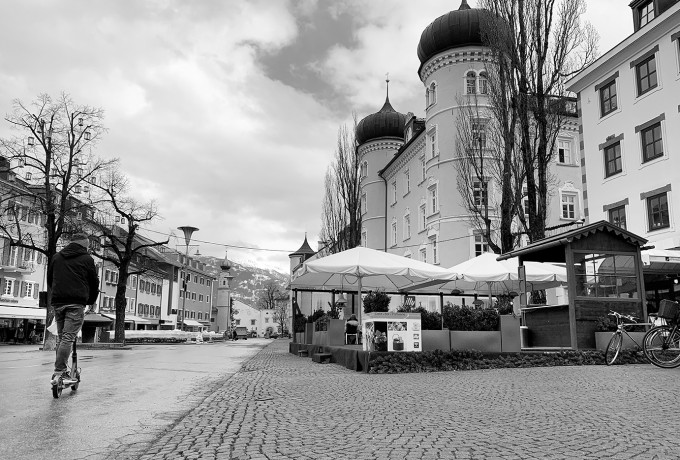 Bei der Rundfahrt im Blauen Klaus die Stadt Ingelheim kennenlernen. Von Beate Schwenk. Rundfahrt durch Ober- und Nieder-Ingelheim: Fr Bei der Rundfahrt im Blauen Klaus die Stadt Ingelheim